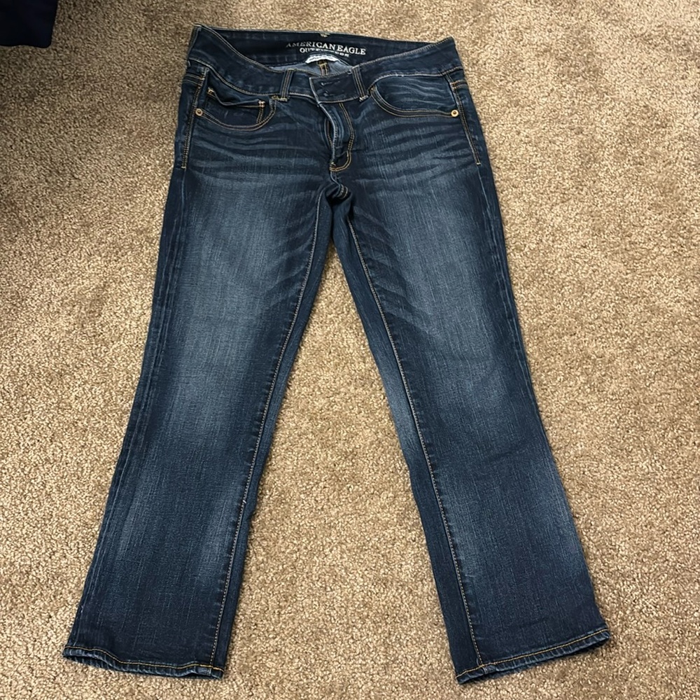 Artist cropped American eagle size 8. Wore a couple of time. In good condition.